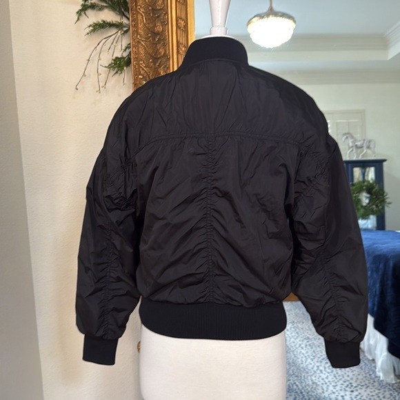 [Old Navy] Women Puffer Quilted Jacket with banded waist/neck Size:XS - Picture 4 of 6